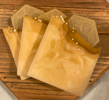 Load image into Gallery viewer, Honey Spiced Pear