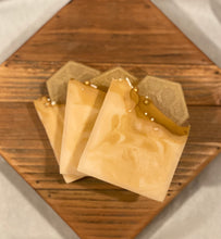 Load image into Gallery viewer, Honey Spiced Pear