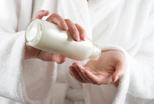 Load image into Gallery viewer, Goat's Milk and Honey Body Lotion